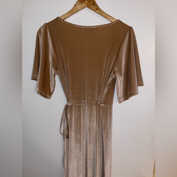 Baltic Born “Meghan” Velvet Maxi Dress Shell - Picture 6 of 9